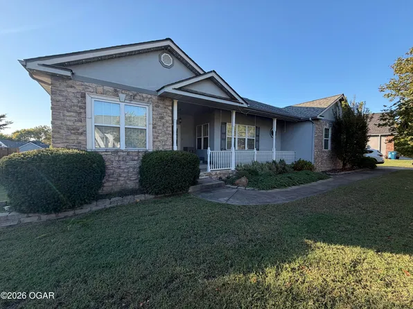 1910 Cattails Dr, Joplin, MO 64801