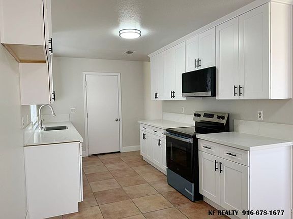 5th image of 8421 Sunrise Woods Way
