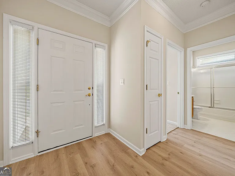1221 Pinehurst Dr — Photo 4