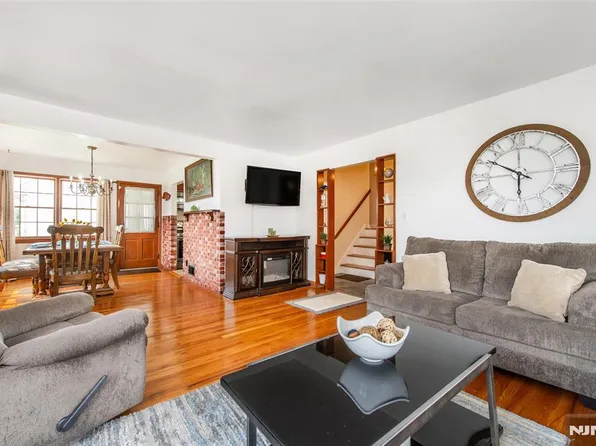 153 Lower Notch Rd, Little Falls, NJ 07424