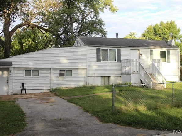 10153 Earl Dr, Saint Louis, MO 63136