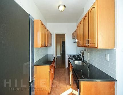 2nd image of 3614 165th St APT 6DS