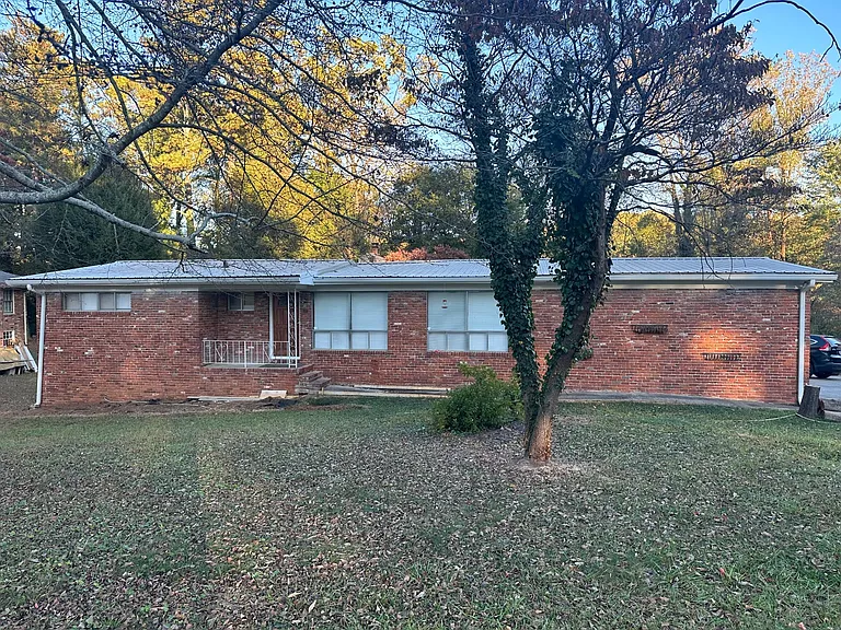 2054 Cason Dr — Photo 1