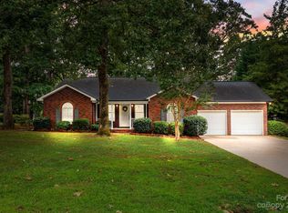 7515 Golf Course Dr S, Denver, NC 28037