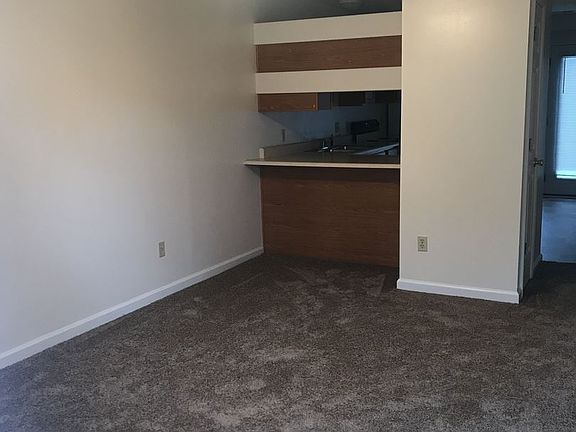 2nd image of 1622 S Curry Pike #8613679