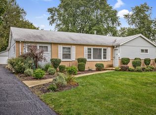 60 Carthage Ln, Hoffman Estates, IL 60169