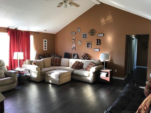 3rd image of 1307 Virginia Ln