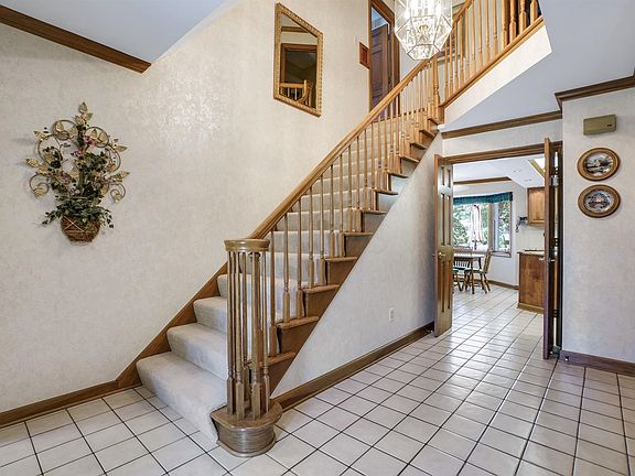 4th image of 1030 Denman Ct