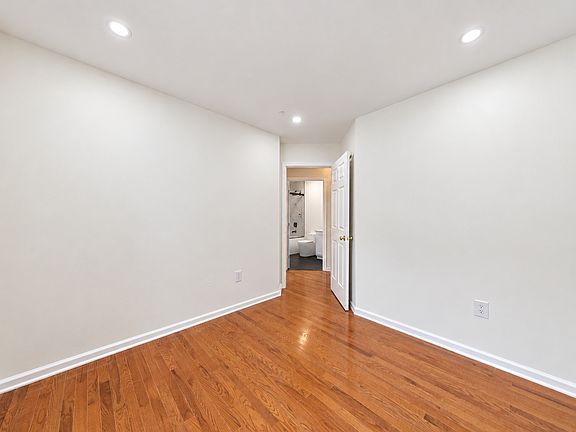 5th image of 9507 Tulip Tree Dr