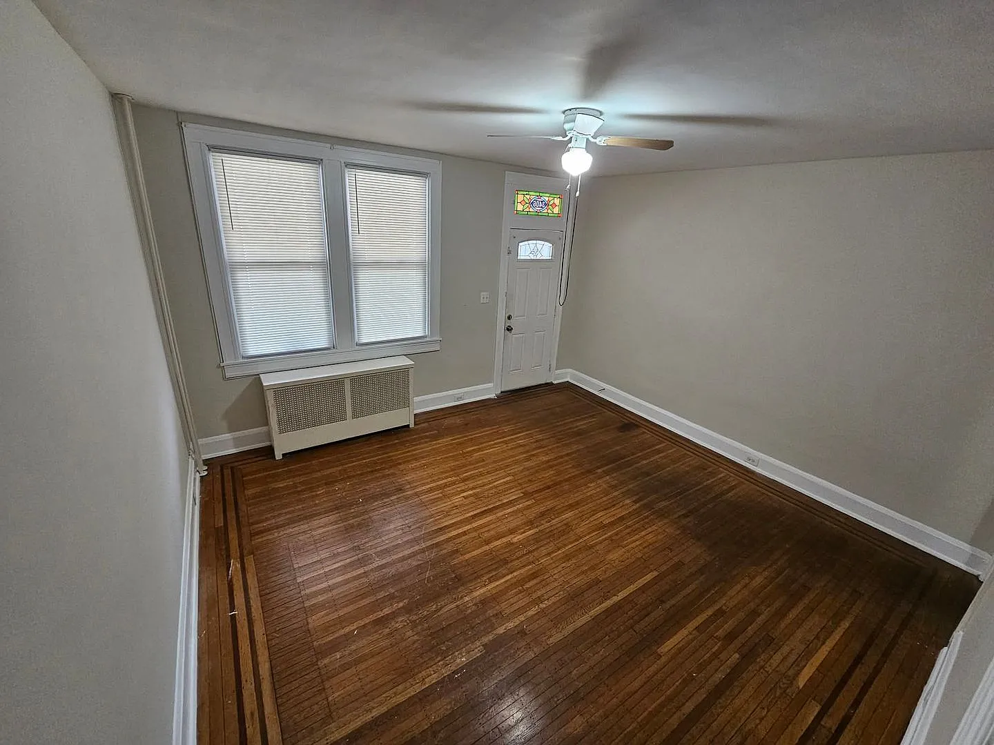 2 Bedroom 1 Bathroom in Belair-Edison — Photo 2