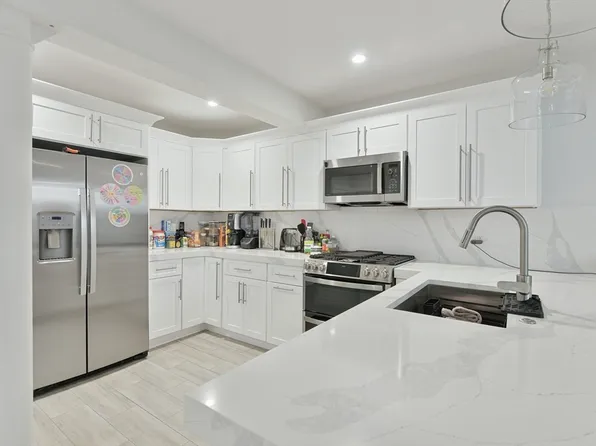 467 E 8th St APT 1A, South Boston, MA 02127