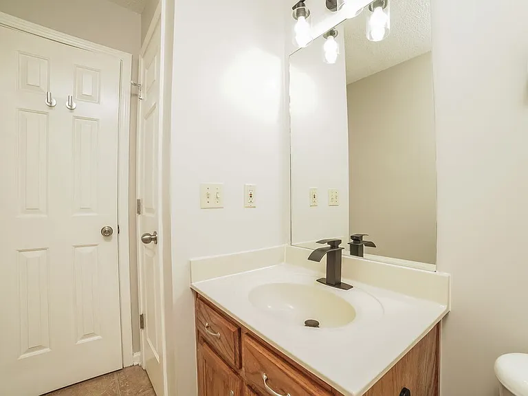 7370 Wendy Way — Photo 15