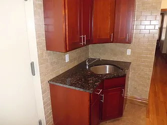 Rented by Maximus Realty Group