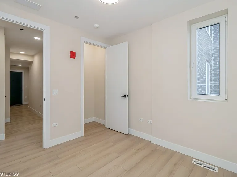 3043 W Irving Park Rd #305 — Photo 14