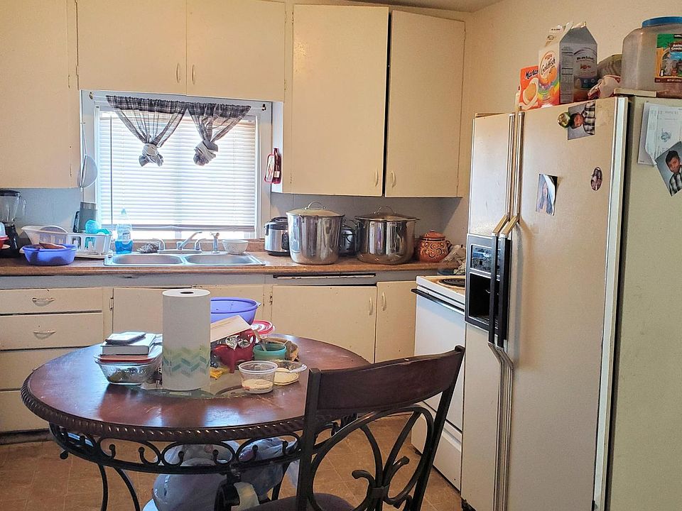 2nd image of 501 N 112th Ave