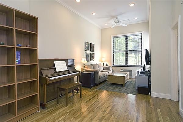 1st image of 252 W 74th St APT 3