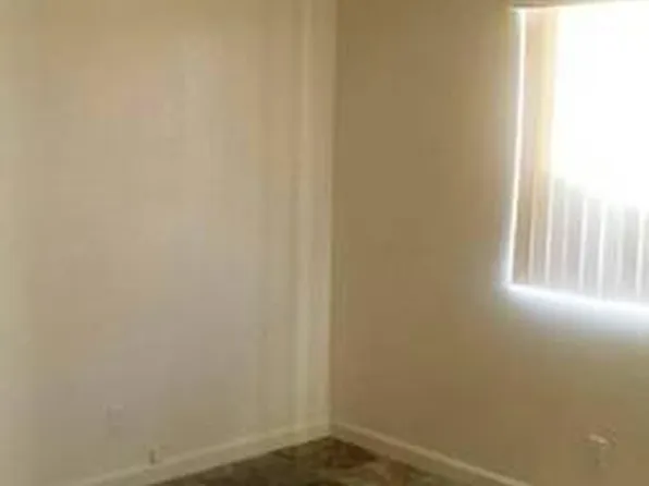 6424 Athol Ave APT B, Twentynine Palms, CA 92277