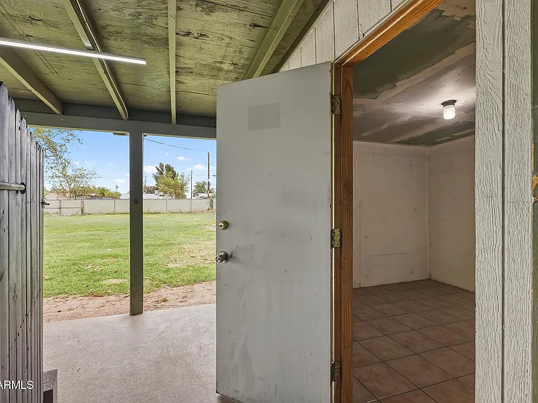 1620 W Roeser Rd — Photo 31
