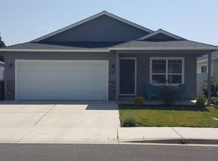 207 Westbrook Dr, Rogue River, OR