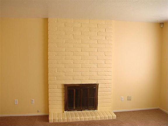 2nd image of 2142 Newbury Cir