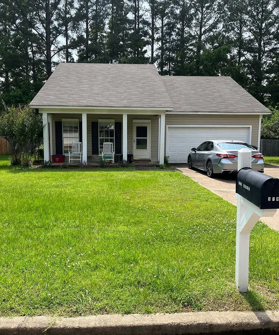 4 bed, 1845 sqft, $3,300 — Photo 1