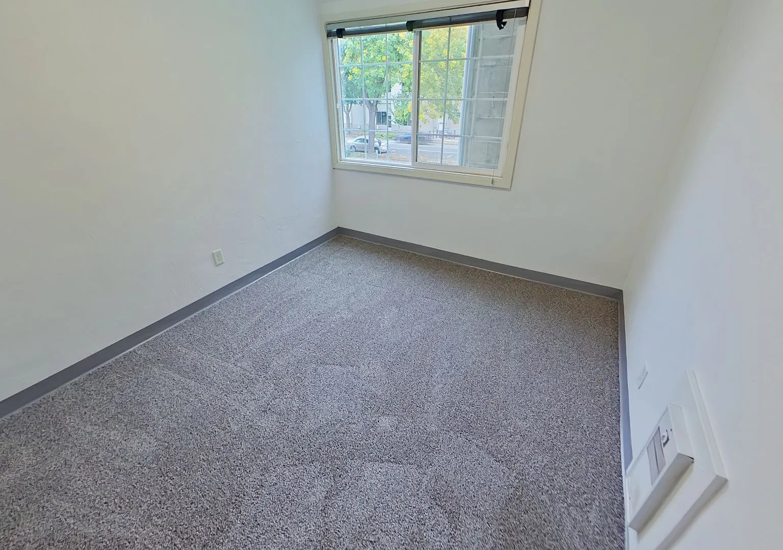 227 West 7th Ave — Photo 3