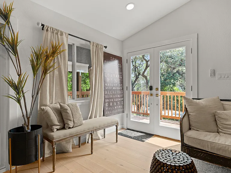 3904 Highland Dr — Photo 6