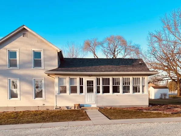 205 Forest St, Fairbank, IA 50629