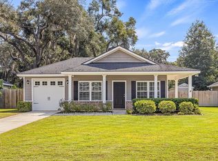 288 Bridgewater Ln, Darien, GA 31305