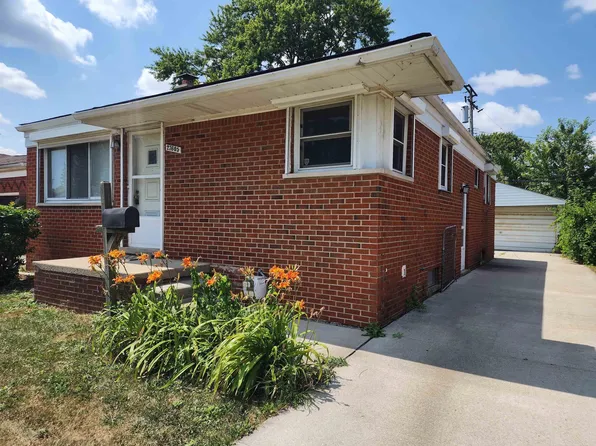 27605 Grant St, Saint Clair Shores, MI 48081