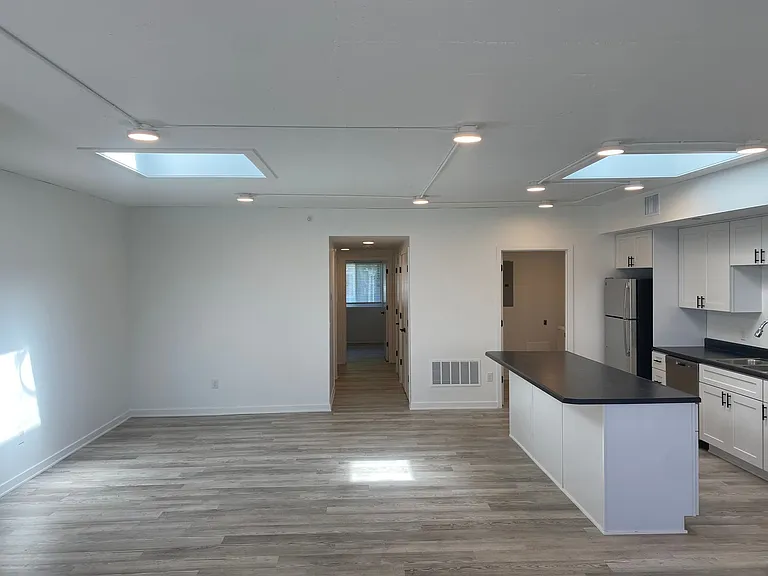 Stoddard Place Apartments — Photo 12