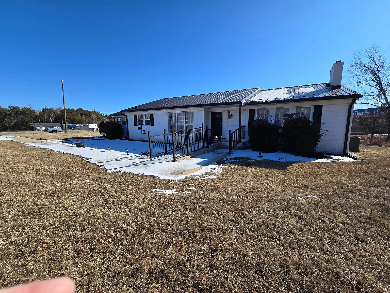 3 bed, $2,500 — Photo 1