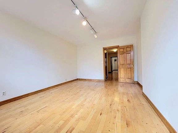 2nd image of 613 9th Ave #3P