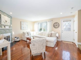 37 Scotty Hollow Dr #B, Chelmsford, MA 01824