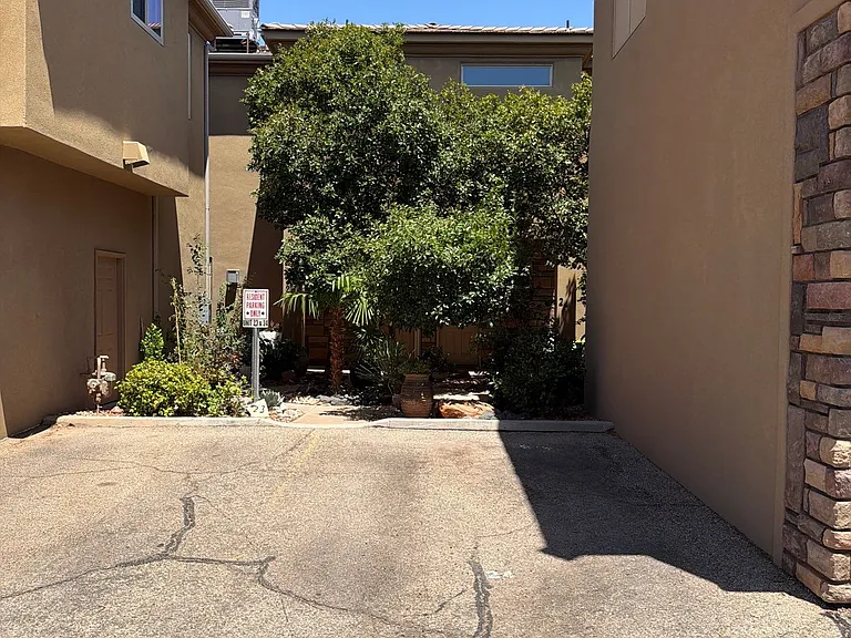 340 N Country Ln #24 — Photo 40