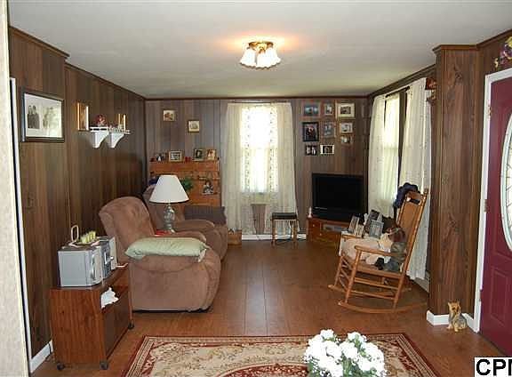 4th image of 1118 Newville Rd
