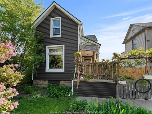 552 Parent Ave, Windsor, ON N9A 2C3