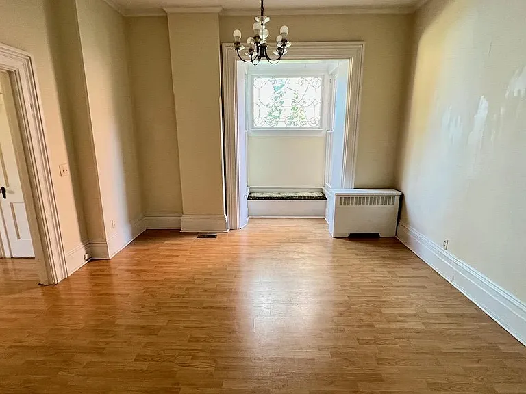1374 Main St — Photo 7