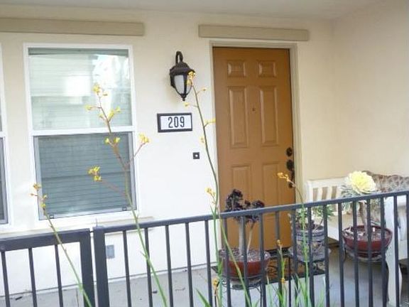 209 Juniper Way - three level Condo-1664 Sq. ft.