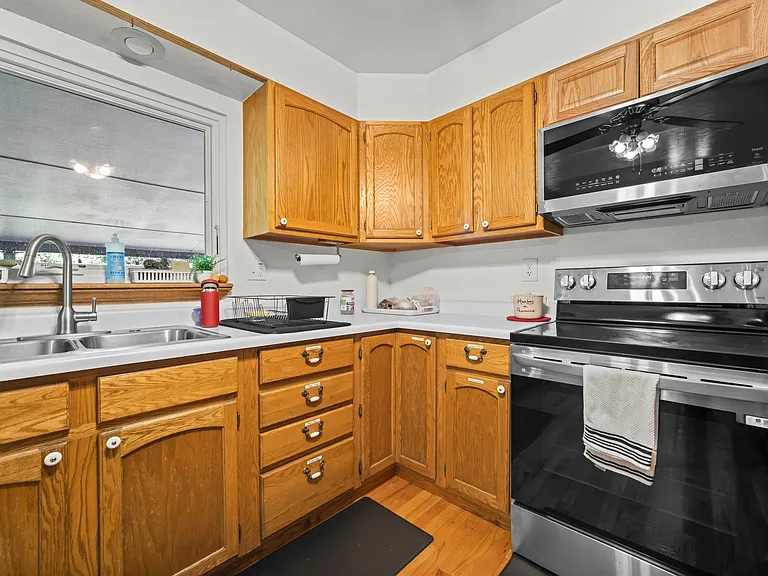 Microwave, stove, oven