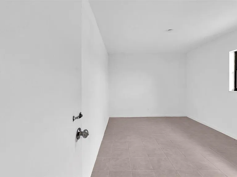 5748 NW 27th Ct — Photo 14