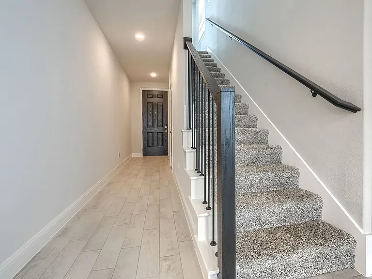 724 Portina Dr — Photo 20