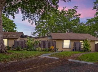 Carraige Hills, Hollywood, FL 33024