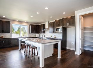 60886 SW Deer Crk, Bend, OR 97702