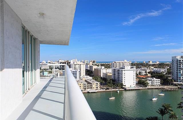 1st image of 10 Venetian Way #15