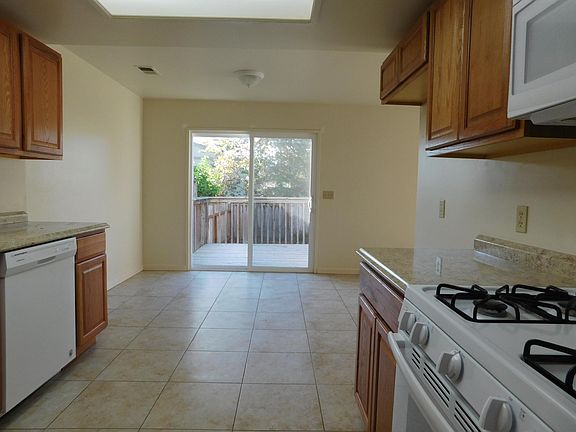3rd image of 180 Montebello Dr