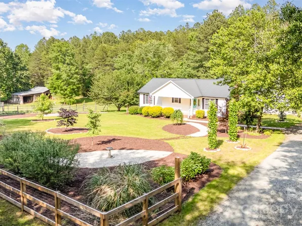 120 Mossy Rock Trl, Iron Station, NC 28080