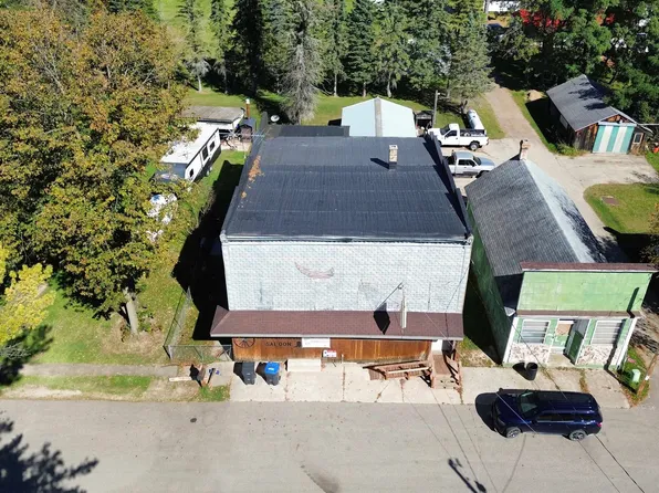 W11218 Grunewald St, Gresham, WI 54128