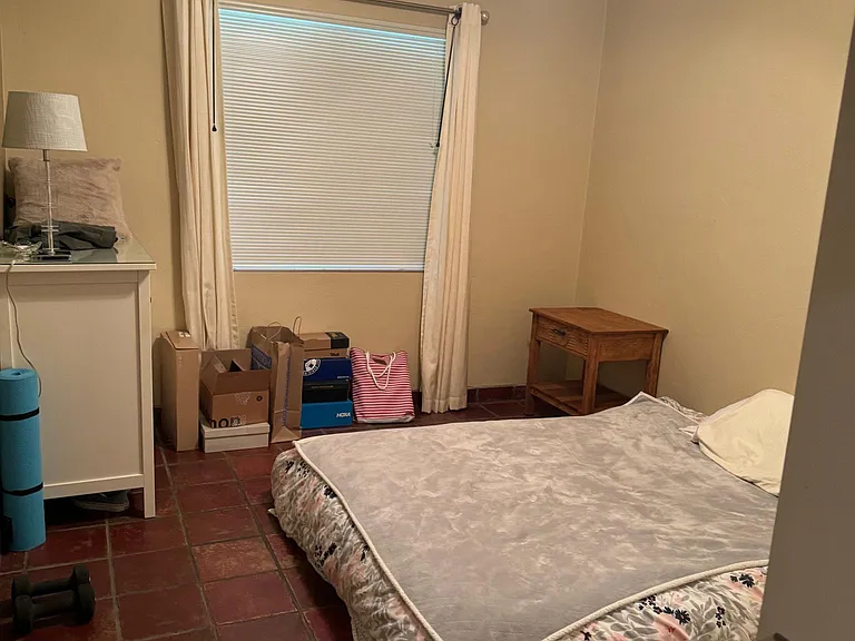 2048 E 6th St #2048 — Photo 12