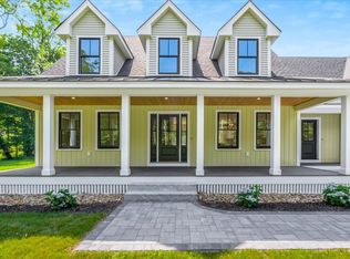 195 Amesbury Road, Kensington, NH 03833